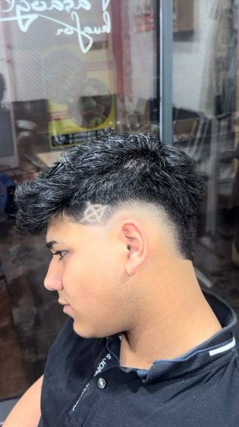 Burst Fade ve Yıldız Motif - Paşaoğlu Kuaför